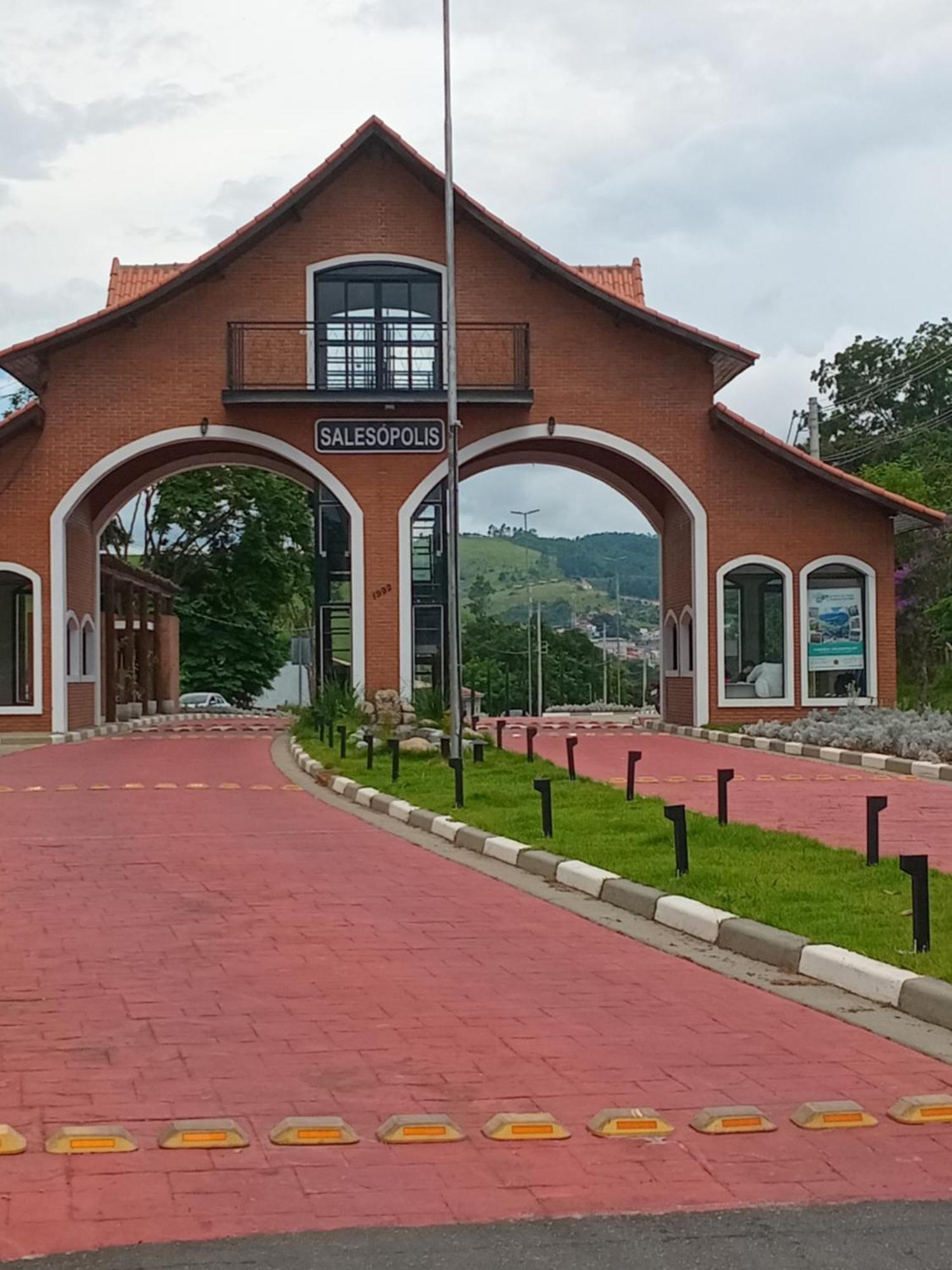Chácara ladeira de Pedra Salesópolis Exterior foto
